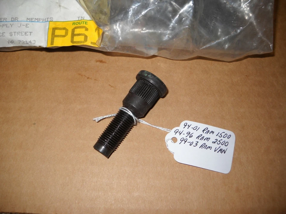Nuevo de Lote Antiguo Mopar 94-01 Dodge Ram 1500 94-96 2500 98-03 Ram Van Rueda Trasera Tuerca/Estuco  Foto 1 de 1