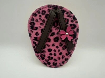 Porta-copos flip-flop Drinkwear anexados ao pé de uma taça de vinho - Imagem 1 de 2