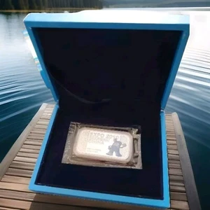 2010 EXPO SHANGHAI CHINA **WORLD EXPO MASKOTTCHEN** COLOR 1 OZ .999 SILVER PROOF BAR - Bild 1 von 12