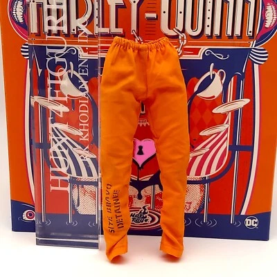 Hot Toys MMS407 Harley Quinn Prisoner 1/6 Figura de Acción Naranja Prisión Pantalones  Foto 1 de 4