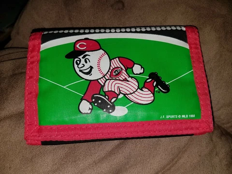 J.F. SPORTS MLB 1998 VINTAGE TRI FOLD WALLET CINCINNATI REDS           B Cover