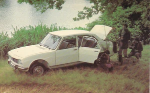 Lovely PEUGEOT 504 Sedan, Family Going Fishing, Promotional Photo Card 5.5x3.5 - Picture 1 of 1