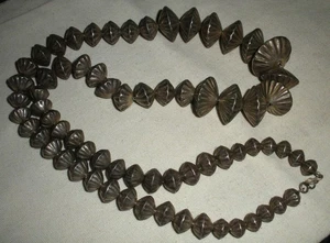 COLLANA VINTAGE NAVAJO ARGENTO STERLING PERLINE SCANALATE GRADUATE "PERLE" vafo - Foto 1 di 12