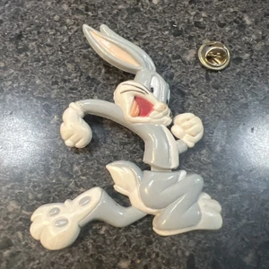 Bugs Bunny Swing Anstecknadel Looney Tunes 1996 Neu in Verpackung - Bild 1 von 3