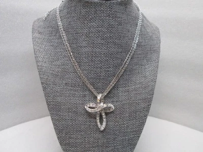 Collar Colgante Cruz Infinita Colección Glamour Nolan Miller Tono Plata 18" Foto 1 de 4