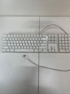 Apple Mac Bianco USB Modello A1048 Tastiera Cablata Testata Funzionante - Foto 1 di 8