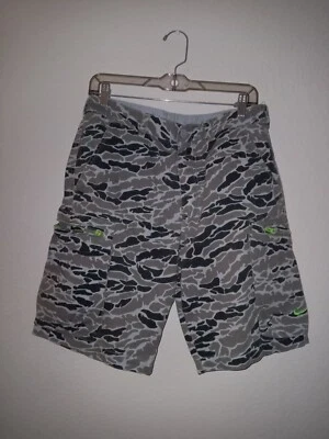 Shorts cargo Nike FC estampa camuflada masculino tamanho 30 - Imagem 1 de 4