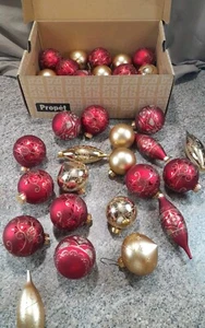 UT Unique Treasures Lot over 35 Glitter Glass Ball Ornaments Variety Gold Red - Picture 1 of 10