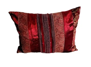 Cuscino decorativo bordeaux, cuscino a nastro con perline stile orientale, cuscino divano - Foto 1 di 9