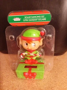 Solar Dancing Christmas Elf - Picture 1 of 3