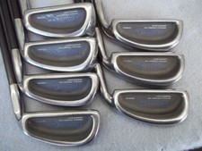 NICE WOMENS LYNX TIGRESS 4-PW IRON SET LADY LYNX GRAPHITE RH