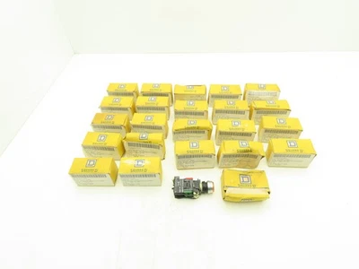 Square D Pushbutton Indicator Pilot Light Amber Yellow 110/120V AC Lot of 23 - Image 1 of 4