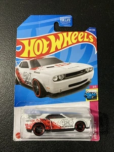 Hot Wheels HW Drift - Dodge Challenger Drift Car - Picture 1 of 5