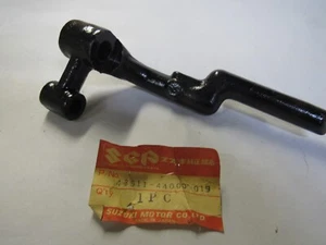 GENUINE NOS Suzuki 1977-1978 GS400 Front Footrest Bar 43511-44000  FAST SHIPPING - Picture 1 of 2