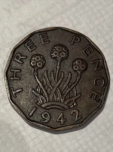 Moneda de 3 peniques George 1942 Gran Bretaña baja acuñación tres peniques - Imagen 1 de 2