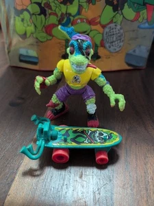 1990 Playmates TMNT Mondo Gecko Vintage 100% Complete Action Figure - Picture 1 of 2