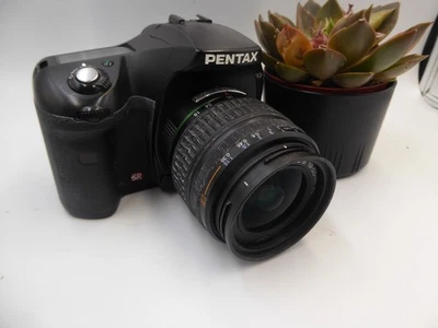 Pentax K10D Digital DSLR Camera with 18-55mm DAL Lens + strap + cap + filter - Image 1 of 4