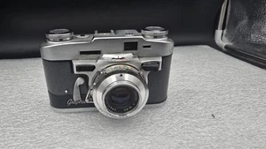 GRAFLEX Graphic 35 Camera 35mm Roll Film 50mm Graflar Lens untested vintage - Picture 1 of 7