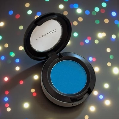 MAC Eye Shadow Powder Single, ELECTRIC EEL (satin) 0.05oz / 1.5g Full Size Boxed - Image 1 of 4
