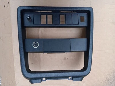 Tapicería de consola de tablero central Volvo 142 144 145 usada  Foto 1 de 3