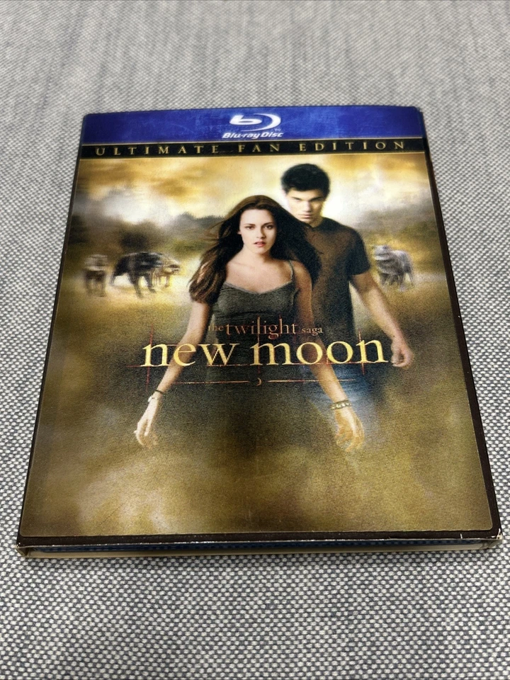 Twilight Saga New Moon Blu-ray Ultimate Fan Edition Slipcover Disc 1 Clean - Image 1 of 4