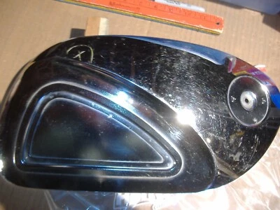 Panel tanque gasolina Honda CB77 Superhawk 305 RH 17640-268-010 A Foto 1 de 4