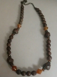 VINTAGE BROWN TONE BEADED NECKLACE - Picture 1 of 7