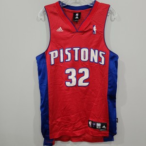 red pistons jersey