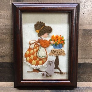 Retrato a punta de aguja enmarcado de colección de flores arregladas con gato completado - Imagen 1 de 7