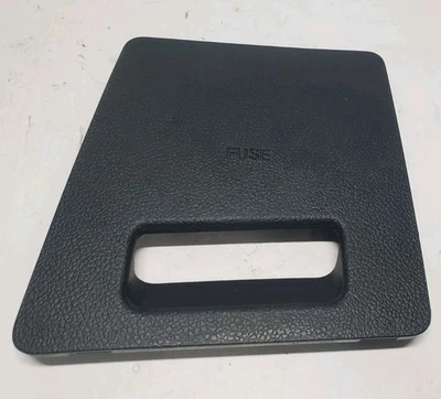 Cubierta de panel de fusibles negra para tablero Kia Rio 2014-2017 84753-1W211HU OEM Foto 1 de 4