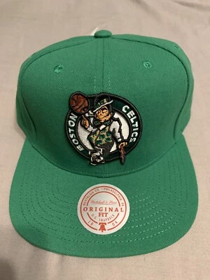 Mitchell & Ness Boston Celtics Core Basic Kelly Verde Ajustable Snapback Sombrero Foto 1 de 4
