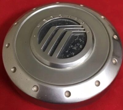 UNA TAPA CENTRAL CROMADA MECANIZADA MERCURY MOUNTAINEER 3L24-1A096-DA 65811 USADA/6456 Foto 1 de 3