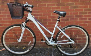 Schwinn Ladies Hybrid Bicycle, Size Large, White, Excellent Condition - Picture 1 of 15