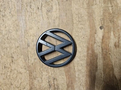 Volkswagen VW Golf/Jetta emblema original delantero 3 clavijas 165853601a 1985 1986 1987 Foto 1 de 2