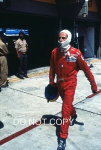 ROBERTO MORENO COLONI C2C BRAZILIAN GRAND PRIX 1989 F1 35MM SLIDE WALKING - Picture 1 of 2