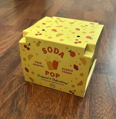 Juego de 4 velas DW Home Soda Pop 18 g salpicaduras de limón naranja crema fresa cola Foto 1 de 4