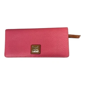 Dooney & Bourke Pebble Grain Leather Pink Slim Long Wallet Credit Card Zip Pouch - Foto 1 di 11