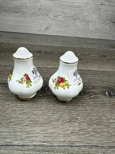 Royal Albert Old Country Roses Salt and Pepper Set 3.25" ~New With Tag - Picture 1 of 8