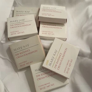 Vintage Mary Kay Day Radiance Cream Foundation Discontinued Rectangle Shape - Picture 1 of 14