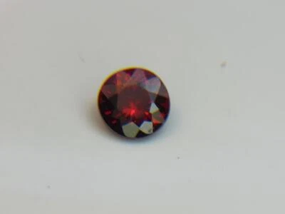 Granate espesartita mozambique rojo anaranjado impresionante 2,00 quilates vs impresionante sin tratar Foto 1 de 4
