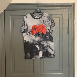 Boys Sequined Gamer T-shirt Short Sleeve Top - 7-8 years - Picture 1 of 6