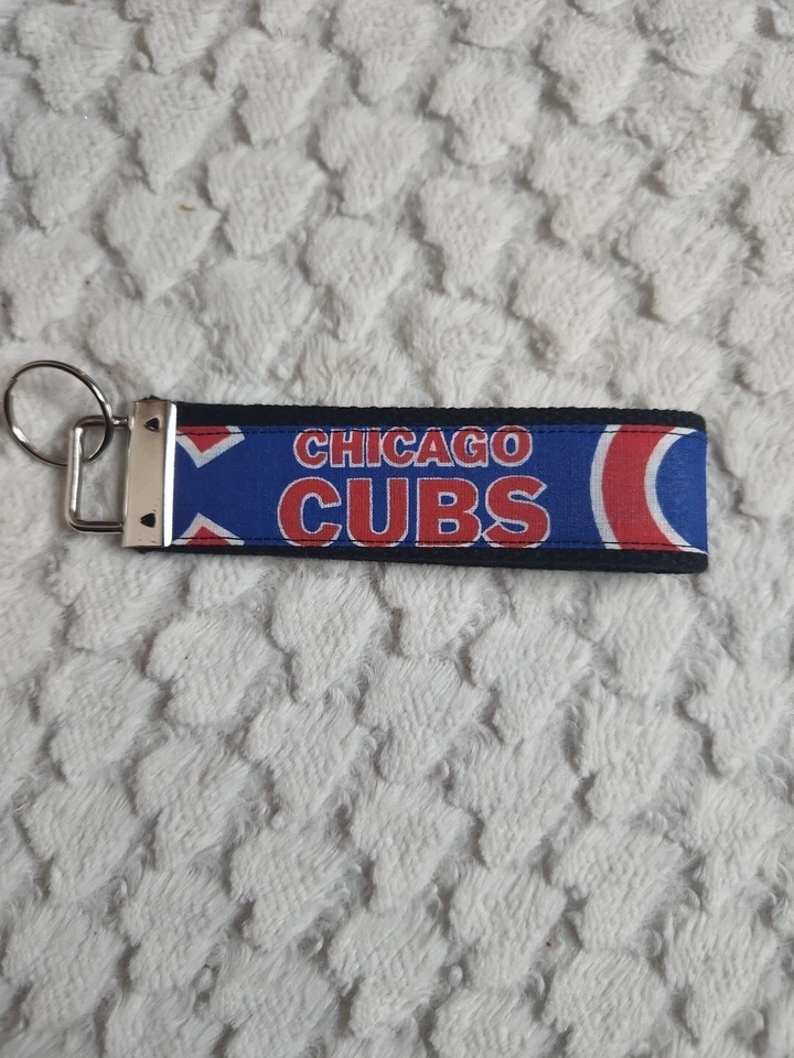 Chicago Cubs Blue Red Keychain Casual Major League Baseball Metal Clip  - Image 1 of 3