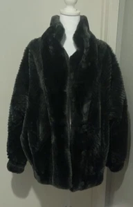 Scuby Fur Victoria B.C Dark Green Fur Coat Fully lined with side Pockets Size L - Picture 1 of 8