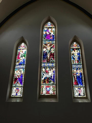 ANTIQUE STAINED GLASS GOTHIC JESUS TRIPTYCH WINDOW FROM A CLOSED CHURCH Cover