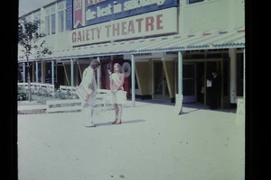 FILEY, BUTLIN'S, GAIETY THEATRE, Lincolnshire - Original 35mm SLIDE (c1960s) - Foto 1 di 2