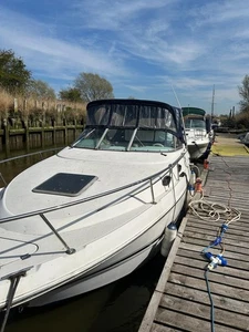 2003 Chaparral 240 Signature Cruiser Boat with 5ltr petrol Mercruiser engine - Picture 1 of 24