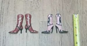 De Colección MGA Bratz Salvaje Oeste Vaquera Yasmin & Sasha Muñeca Botas Lote 2 Pares 2005 - Imagen 1 de 2