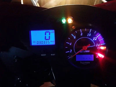 kit actualización reloj led lightenUPgrade AZUL triumph daytona 600 650 Foto 1 de 4