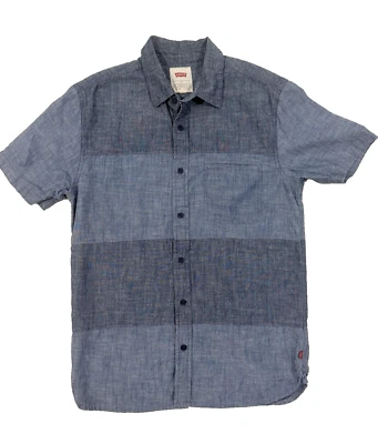 Camisa de manga corta con botones azul cambray talla pequeña Levi’s para hombre Foto 1 de 4