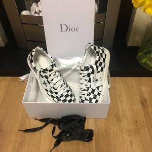 women dior trainers